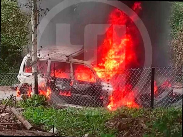 Вчера в Сочи произошли два пожара с автомобилями.