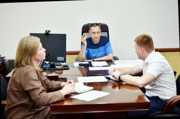 «Борьба с вредителями в Сочи: Виктор Тепляков обсудил текущие меры»