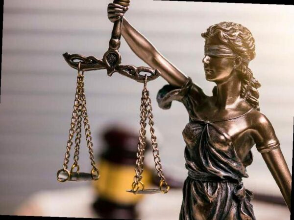 В Сочи изъяли машину у пьяного водителя, который уже был привлечен к ответственности за аналогичное нарушение. Патруль ДПС остановил «VolksWagen Jetta» на Курортном проспекте. Водитель был явно пьян, отказался проходить тест на опьянение. Его лишили права управления автомобилем, машину отправили на штрафстоянку, а дело передали в прокуратуру.