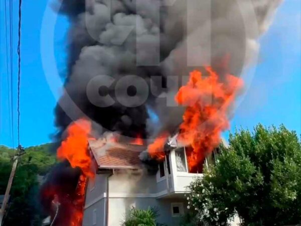 В селе Краевско-Армянское сгорел двухэтажный дом