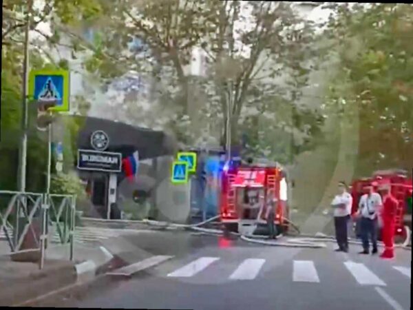 В ночь в Сочи произошли два пожара в торговых палатках и кафе