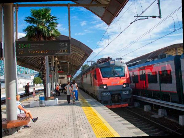 РЖД восстанавливают расписание задерживающихся из-за падения БПЛА поездов