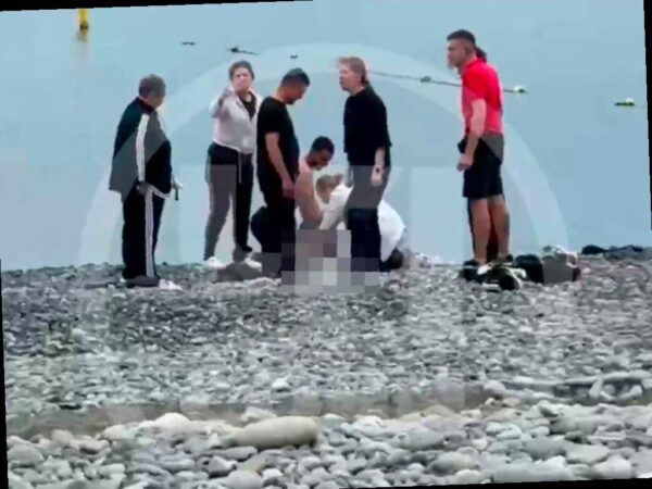 В Сочи на пляже обнаружили тело женщины