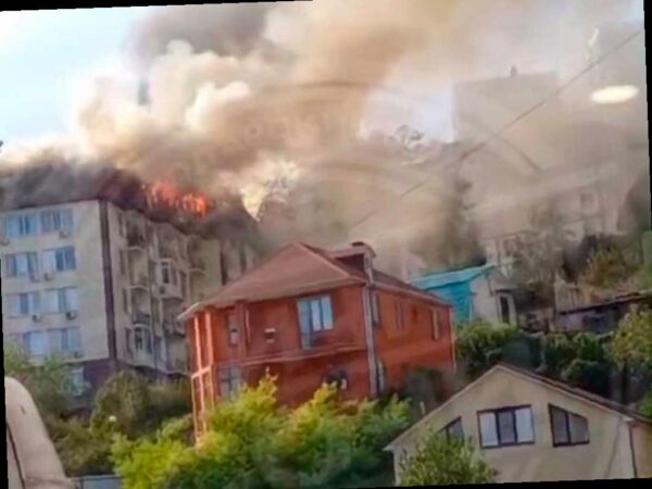 Пожар в многоэтажном доме на улице Альпийской в Сочи