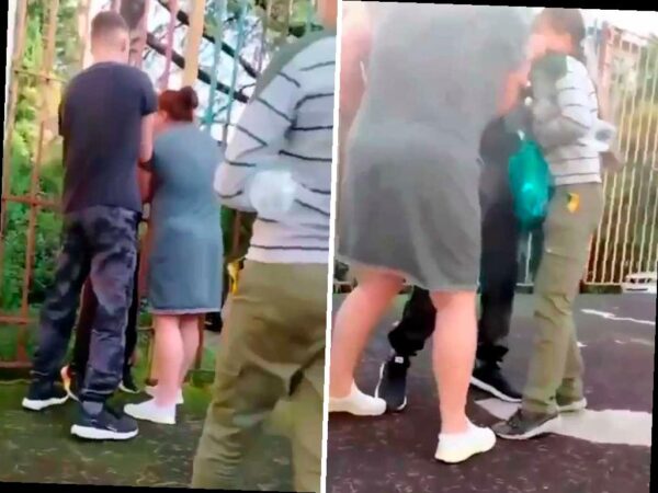 На детской площадке в сочинском микрорайоне Бытха произошел конфликт, о котором стало известно из социальных сетей. Женщина начала ругаться и угрожать подросткам, игравшим на площадке. Она не только хватала детей, но и использовала нецензурные выражения, угрожая им «набить е… мамке».