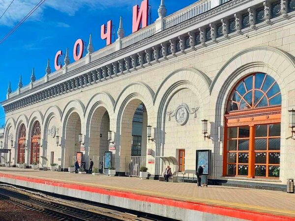 В Сочи изменится расписание электричек на полтора месяца