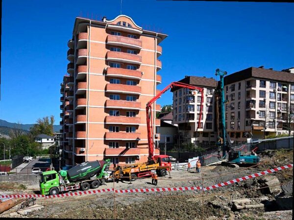 В Сочи строят новый дом на улице Макаренко