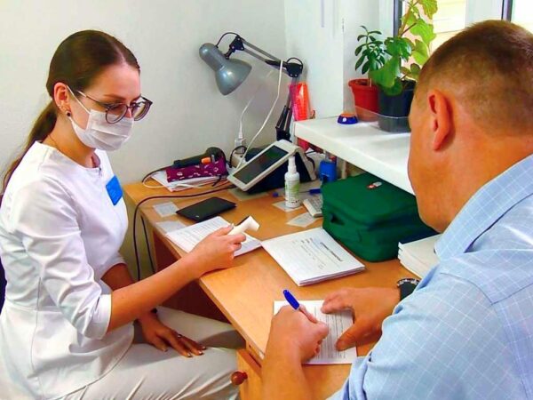 На предприятиях Сочи продолжается вакцинация от гриппа