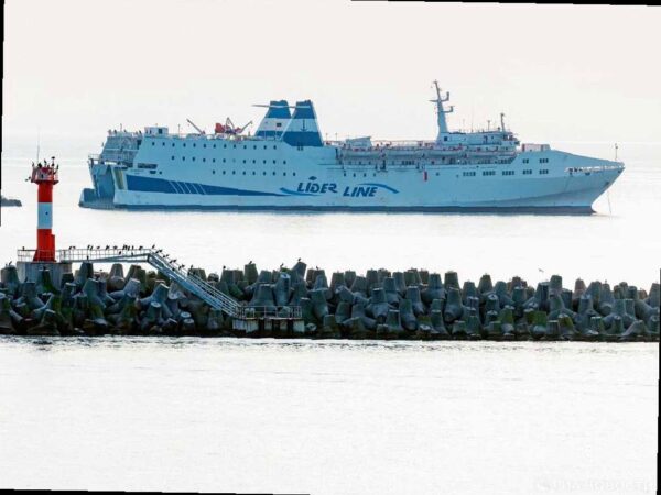 Паром «Sea Bridge» вернулся в Турцию, не добравшись до Сочи