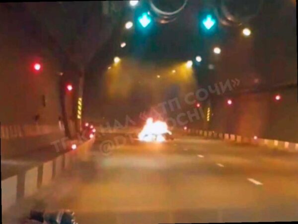 В тоннеле Сочи произошел пожар на мотоцикле