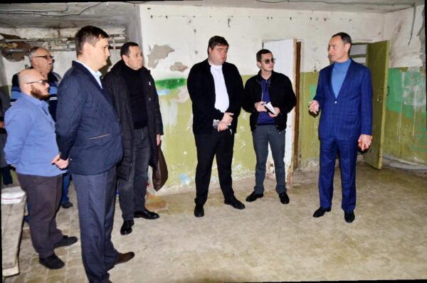 «Виктор Тепляков проверил убежища на улице Гагарина в Сочи»