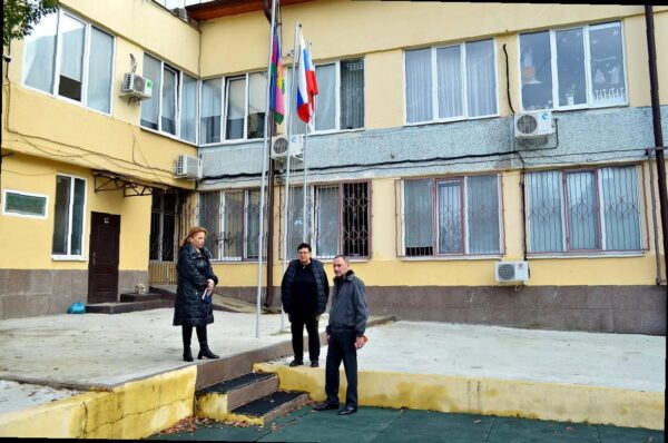 «Виктор Тепляков проверил благоустройство школы № 44 в Сочи»