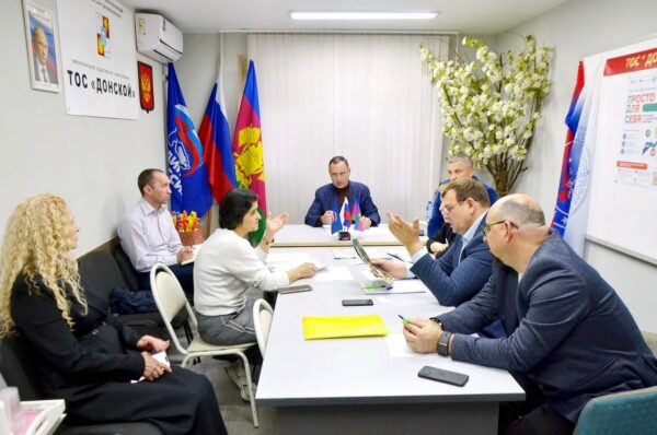 «Виктор Тепляков встретился с жителями в ТОС «Донской» в Сочи»