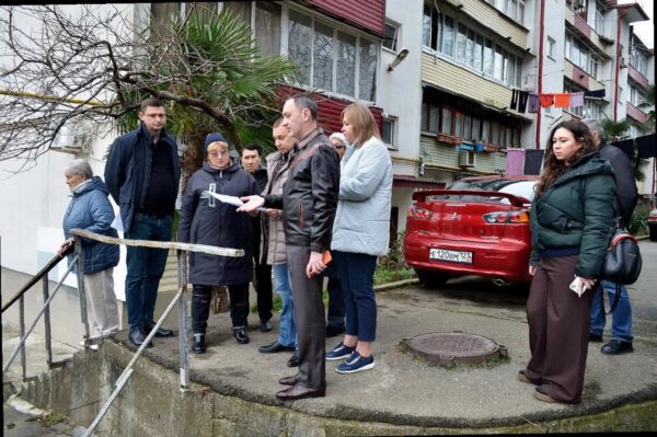 «Виктор Тепляков осмотрел улицу Пасечную в центре Сочи»
