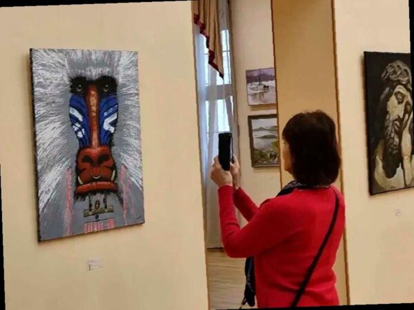 В Сочи открылась выставка «Академические линии»