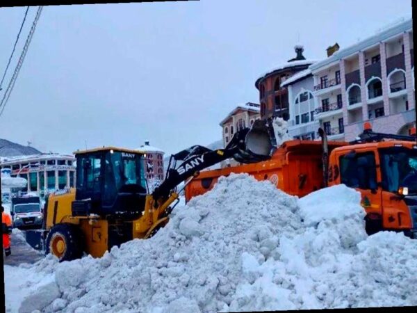За новогодние праздники в Сочи было убрано 70 тысяч кубометров снега.