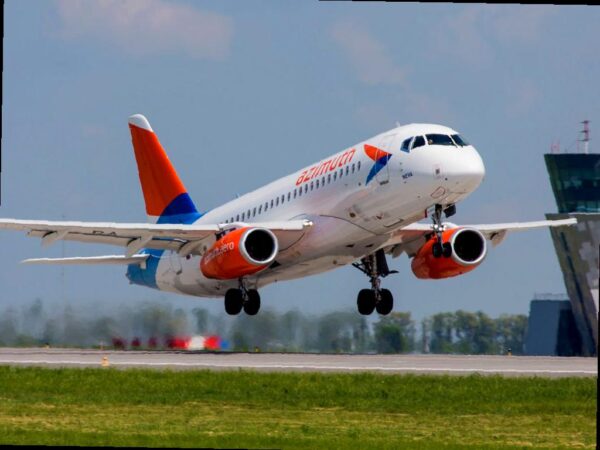 Прямые рейсы между Сочи и казахским Атырау открывает авиакомпания «Азимут» в этом летнем сезоне. Полеты в один из старейших городов Казахстана запланированы на начало июня, сообщает пресс-служба международного аэропорта в Сочи.