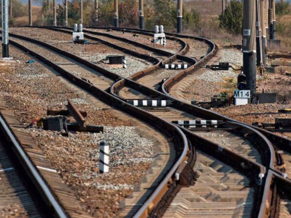 На Кубани около 50 поездов задерживаются из-за сильных снегопадов