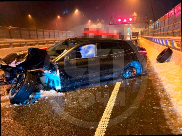 Сильное ДТП ночью в Сочи: автомобиль серьезно пострадал