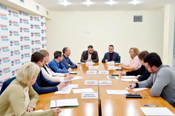 «Виктор Тепляков встретился с жителями Центрального района Сочи»