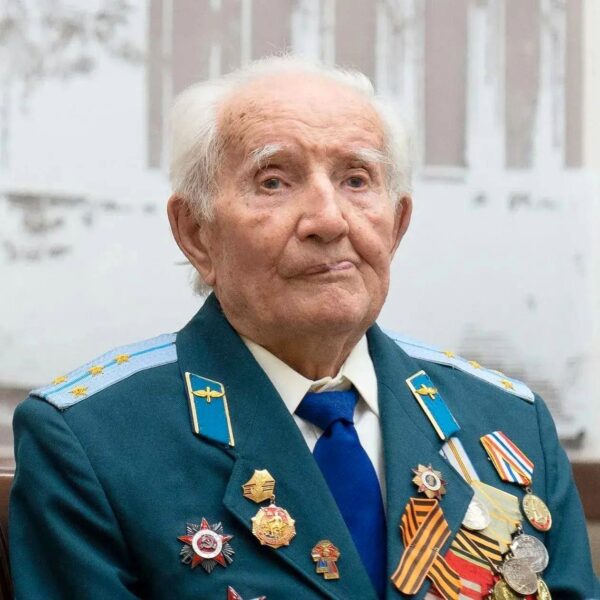Сегодня свой 100-летний юбилей отмечает почётный житель Сочи и ветеран