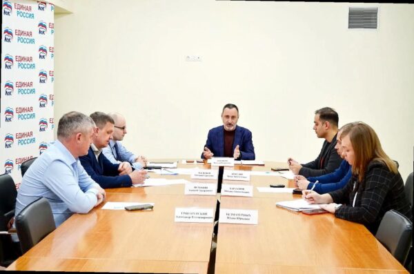 «Виктор Тепляков рассмотрел проблему оползня на ул. Подгорная в Сочи»